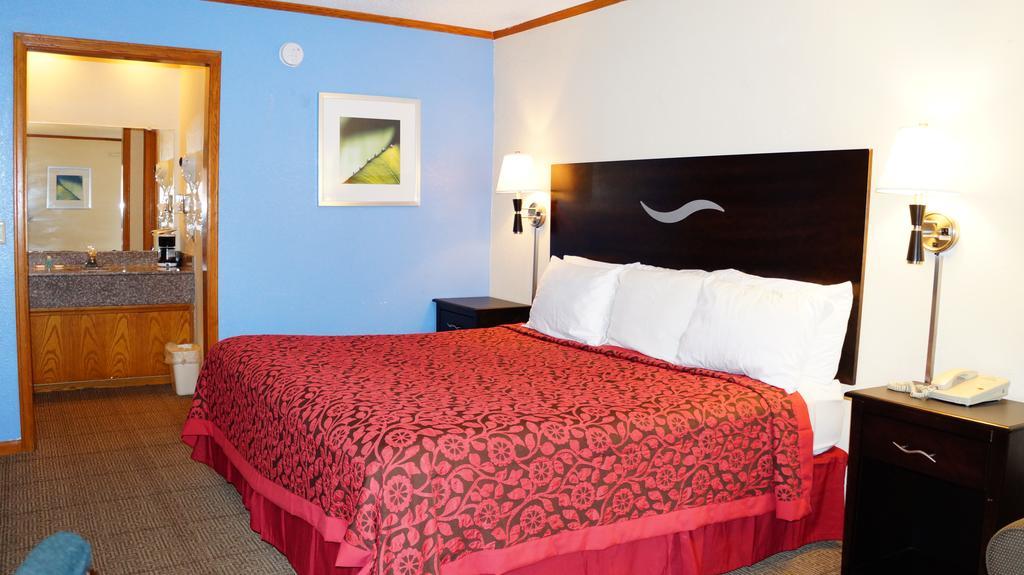 Days Inn Kansas City-Worlds Of Fun Habitación foto